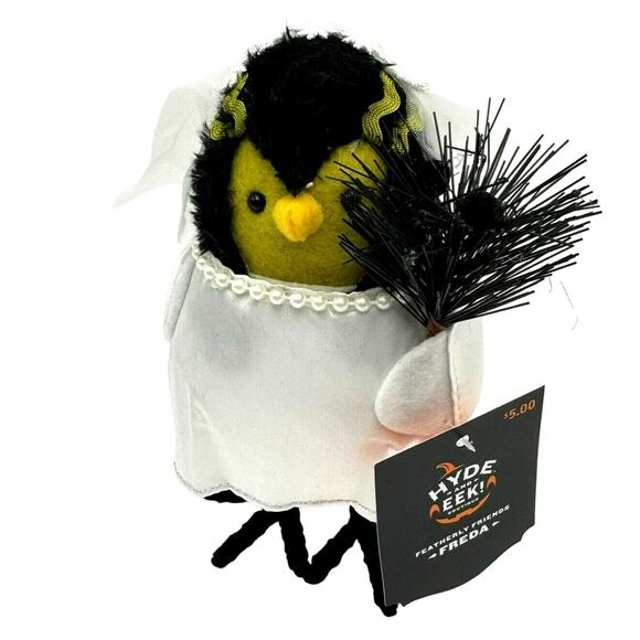 TARGET Birds 2023 Hyde Eek Featherly Friends Halloween Freda Bride NWT RARE - Picture 1 of 3